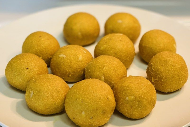बेसन के लड्डू (Besan ke Laddu )