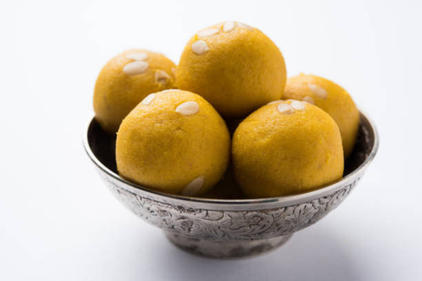 बेसन के लड्डू (Besan ke Laddu )
