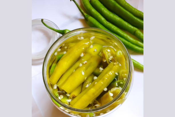 सिरके वाली हरी मिर्च