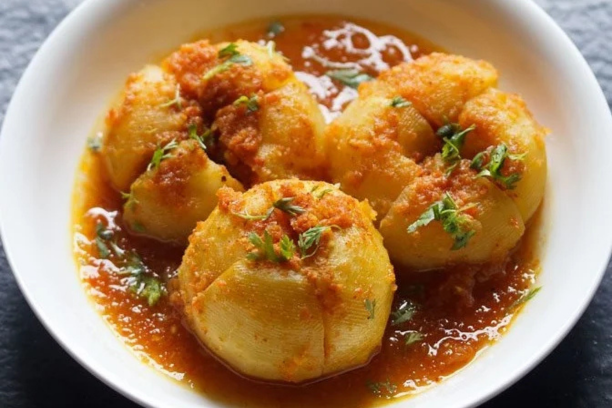 भरवां टिंडे(Stuffed Tinde (Round Gourds))